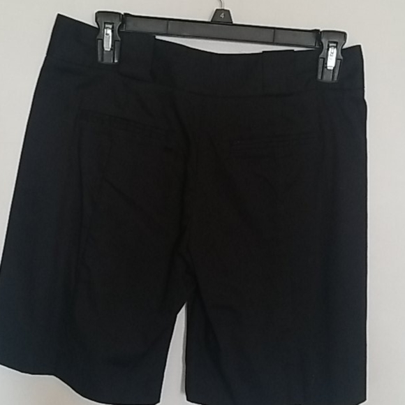 Marilyn Monroe Bermuda shorts with pleats - Picture 4 of 6